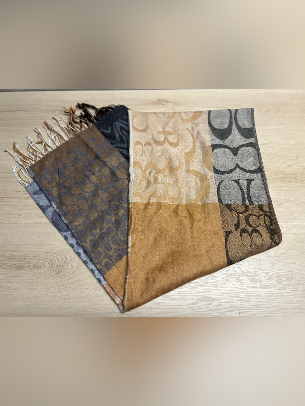 👜 Coach Signature Patchwork Logo Scarf / Wrap